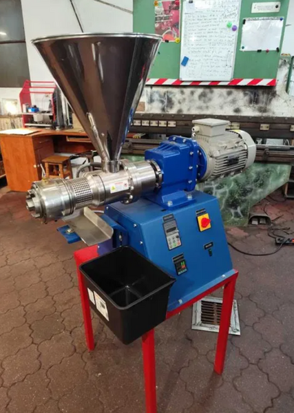 Presa ulei 2.2 Kw motor 0.8 kw rezistenta 220V.